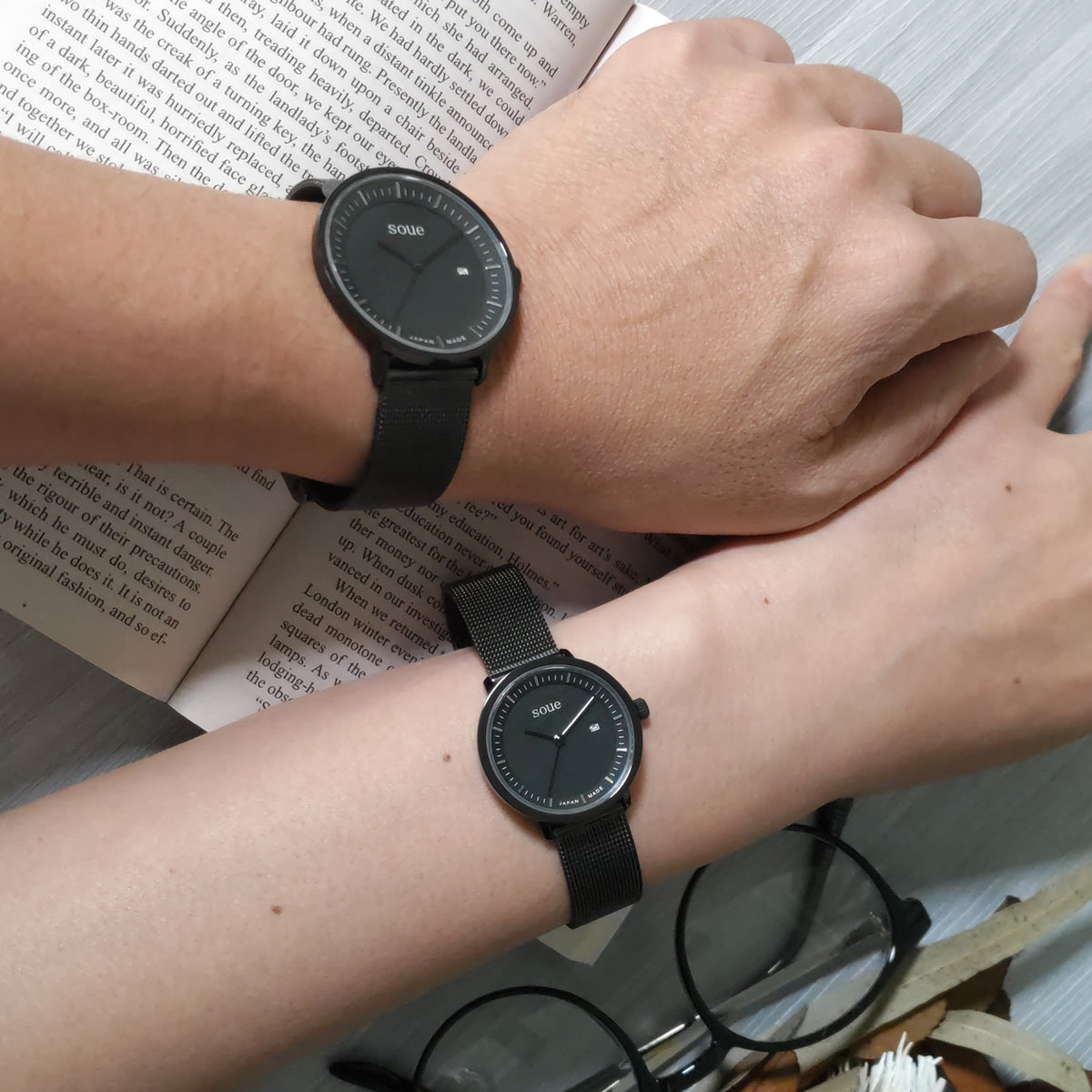 soue A Basics ペアウォッチ ステンレスベルト メッシュバンド ブラック×ブラック文字盤×ブラックメッシュバンド ペア メンズ/レディース 38mmサイズ×30mmサイズ 腕時計