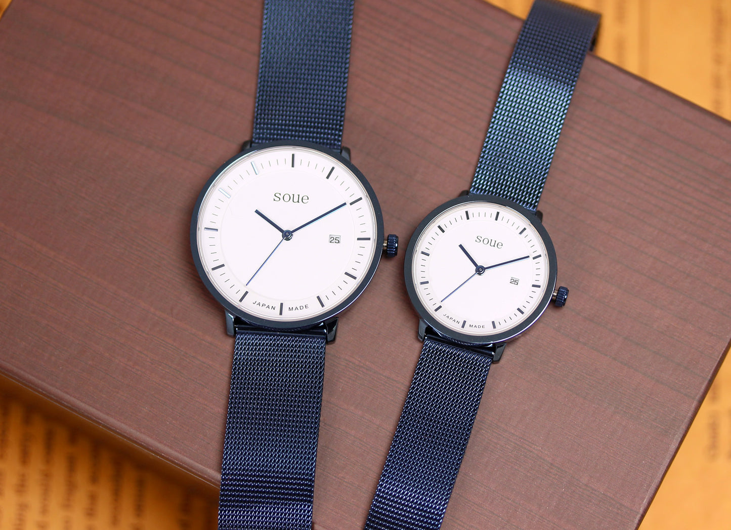 soue A Basics ペアウォッチ ステンレスベルト メッシュバンド ブルー×ホワイト文字盤×メタリックブルーメッシュバンド ペア メンズ/レディース 38mmサイズ×30mmサイズ 腕時計