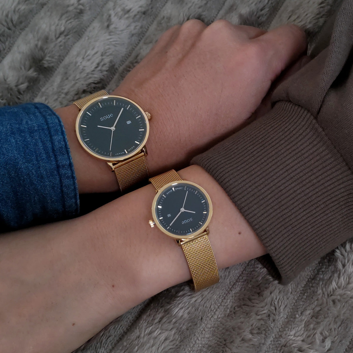soue A Basics ペアウォッチ ステンレスベルト メッシュバンド ゴールド×ブラック文字盤×ゴールドメッシュバンド ペア メンズ/レディース 38mmサイズ×30mmサイズ 腕時計